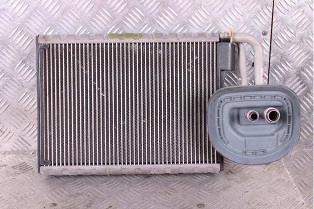 Испаритель кондиционера 64119383679 BMW
