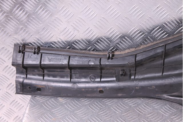 NISSAN 66862CA000 Водосток лобового стекла, жабо в наличии Киев