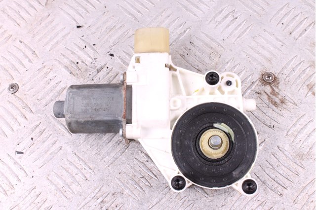 67626927027 BMW Мотор стеклоподъемника двери передней левой купить в Каменское