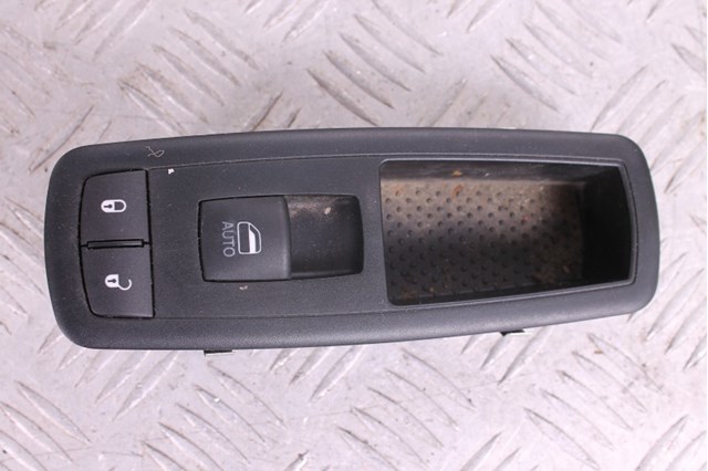CHRYSLER 68141892AA в наличии Днепр