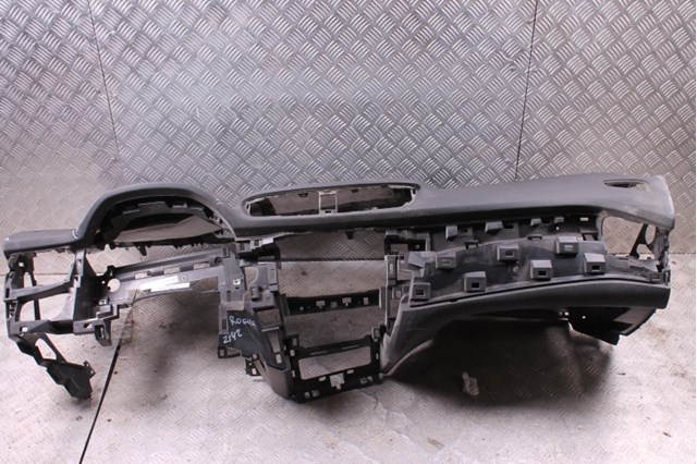 Передняя панель 682006FL0A NISSAN