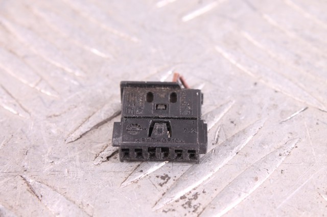 6909052 BMW купить в Черновцы