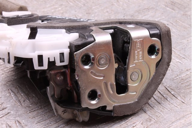 Замок задней правой двери  72610T0AA11 HONDA