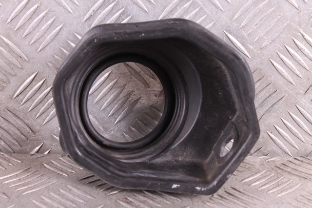 7729153030 TOYOTA Корпус заливной горловины топливного бака купить в Кривой Рог
