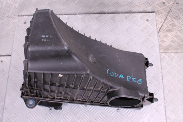 7L0128607 VAG Корпус воздушного фильтра левый купить в Черновцы