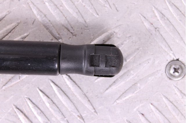 7P6823359 VAG Амортизатор капота купить в Николаев