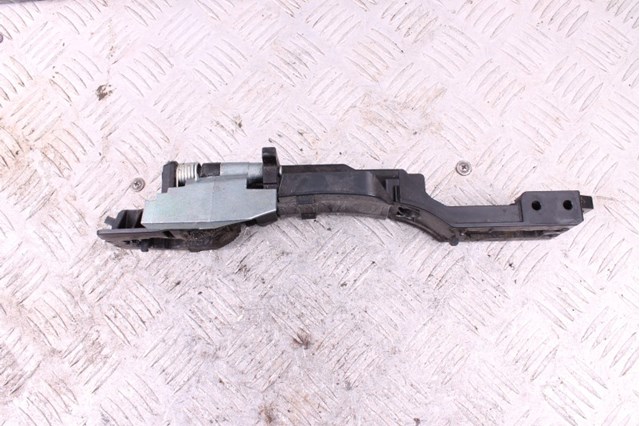 Держатель наружной ручки двери, передней правой 806101BA1B NISSAN