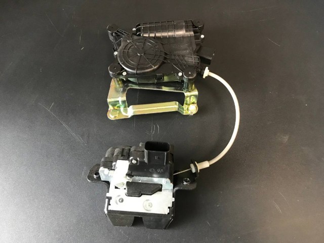Замок и ручка двери задка 81230D3100 HYUNDAI