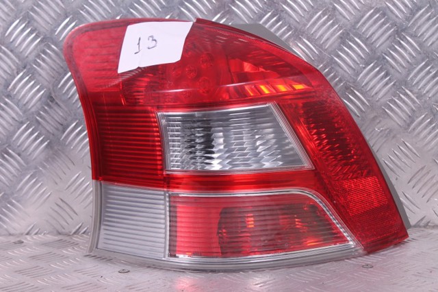 Задний левый стоп 815610D251 TOYOTA