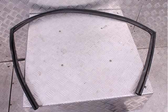 821103S000RY HYUNDAI Уплотнитель двери передней левой (на кузове) купить в Полтава