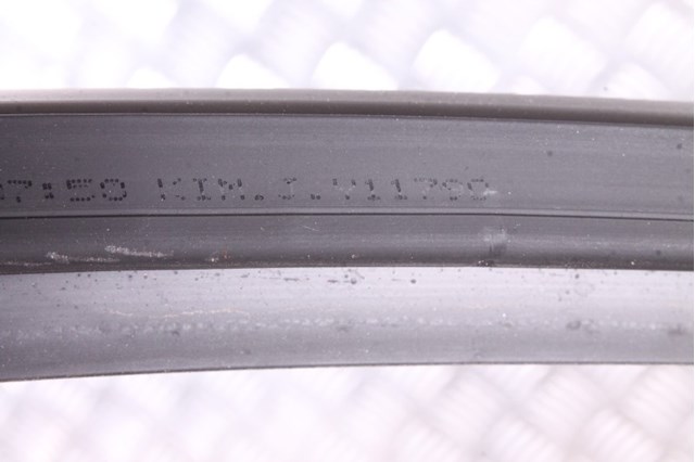 822413S000 HYUNDAI купить в Черновцы