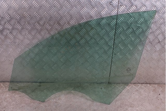 Стекло двери передней правой 824212T010 HYUNDAI