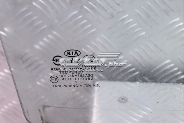 824213E010 HYUNDAI Стекло двери передней правой купить в Ужгород