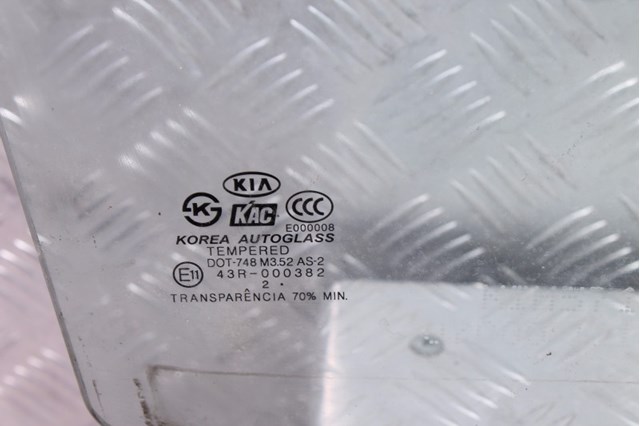 HYUNDAI 824213E010 Стекло двери передней правой в наличии Черновцы