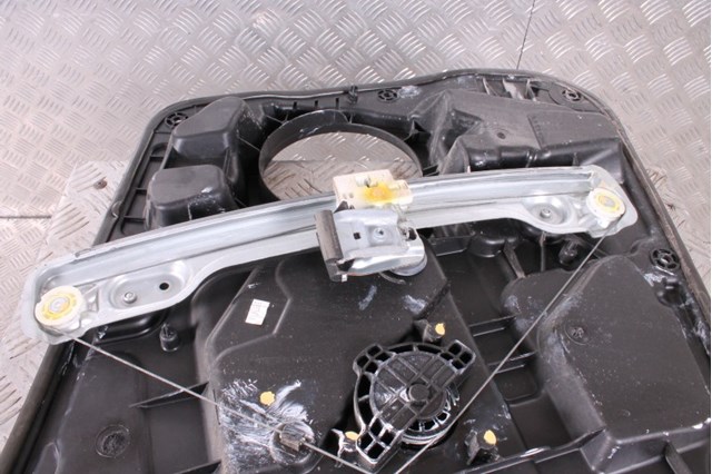 824813Q001 HYUNDAI купить в Львов