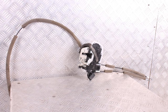 Замок задней левой двери 825011AA0A NISSAN