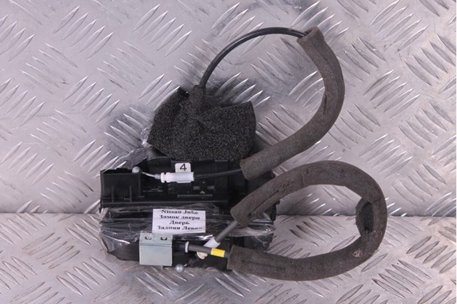 825011KA0A Nissan/Infiniti Замок двери задней левой