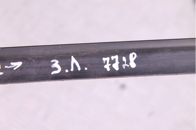 Молдинг опускного стекла нижний, двери задней, левой 832102S000 HYUNDAI