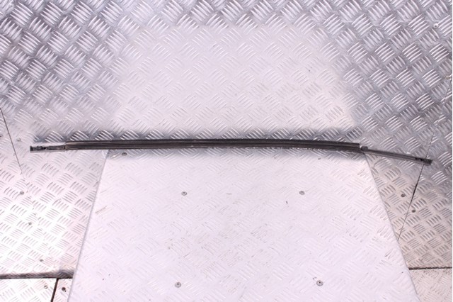 832102S000 HYUNDAI Молдинг опускного стекла двери задней левой купить в Ровно
