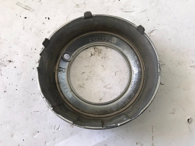 Ободок/окантовка фары противотуманной, правый 8321A290 MITSUBISHI