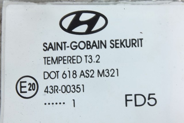 Стекло задней двери, левой 834102L010 HYUNDAI
