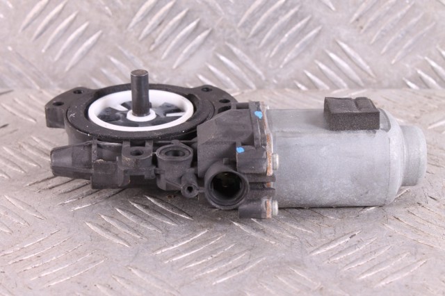 HYUNDAI 834502T000 Мотор стеклоподъемника двери задней левой в наличии Чернигов