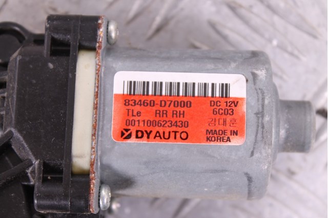 Мотор стеклоподъемника двери задней, правой 83460D7000 HYUNDAI