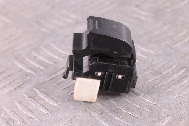 Кнопка стеклоподъемника передняя правая 8481012080 TOYOTA
