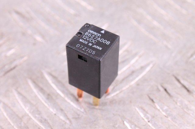 Блок предохранителей задний, салонный 8627A008 MITSUBISHI