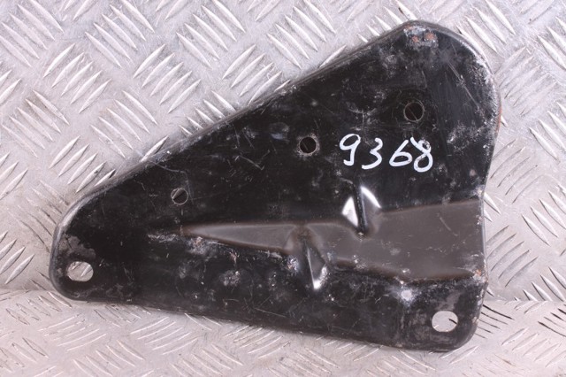 VAG 8K0505219C Кронштейн задней балки в наличии Полтава