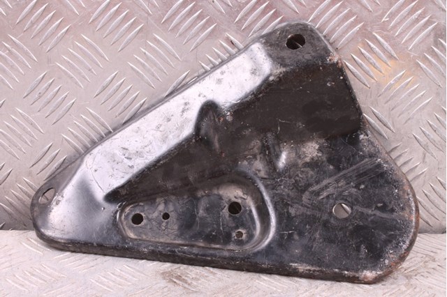 Кронштейн задней балки 8K0505220E VAG