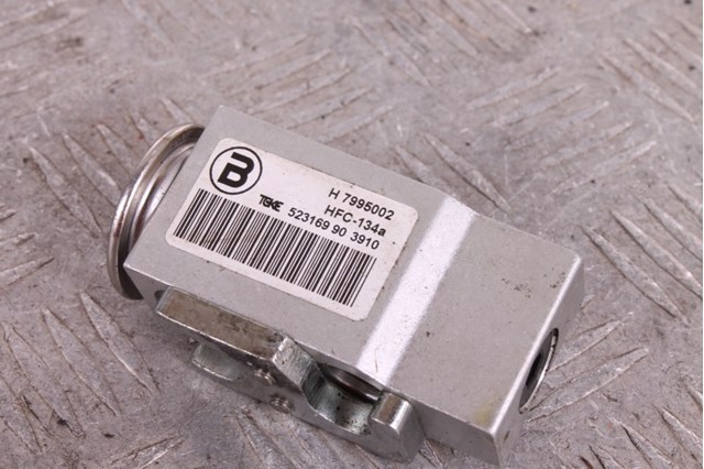 Клапан расширительный 8K0820679B VAG
