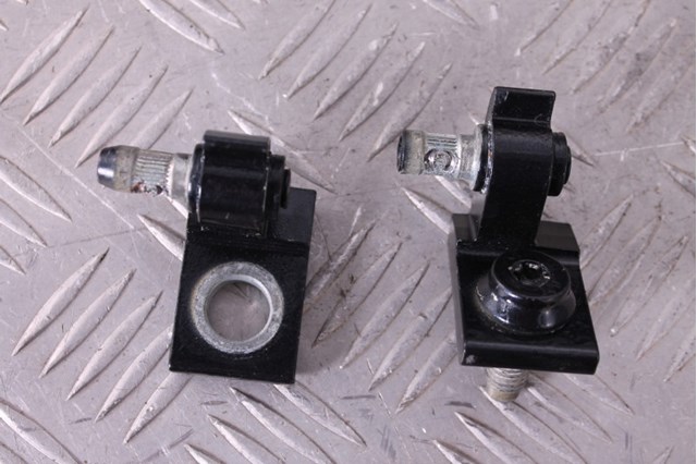 Петля задней левой двери 8K0831401G VAG