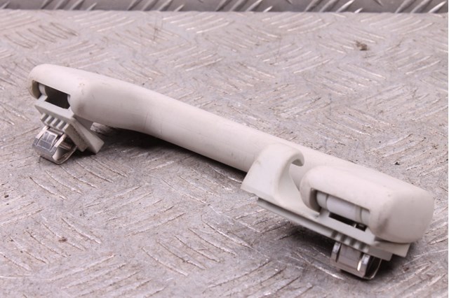 Поручни (держатели) и крючок для одежды 8K0857607C VAG