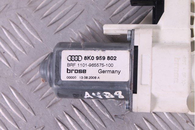 Мотор стеклоподъемника двери передней, правой 8K0959802 VAG