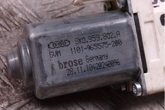 VAG 8K0959802A Мотор стеклоподъемника двери передней правой в наличии Тернополь