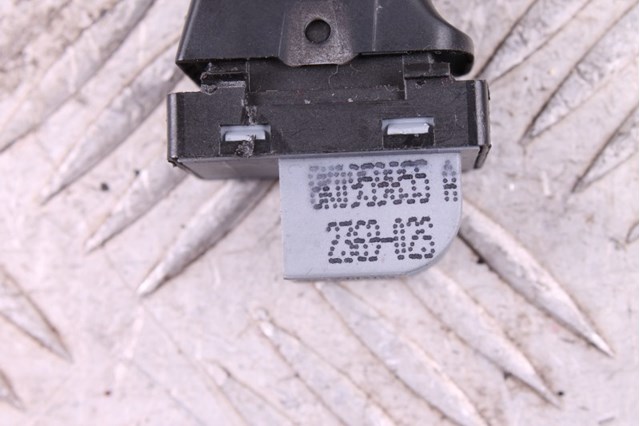 Кнопка подъемника переднего правого стекла 8K0959855A VAG