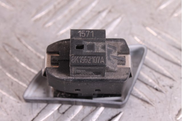 VAG 8K1962107A Выключатель центрального замка в наличии Каменское