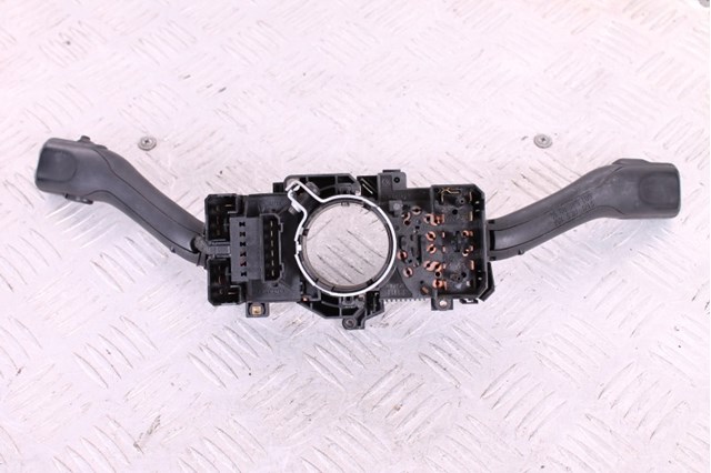Подрулевой переключатель левый 8L0953513G VAG