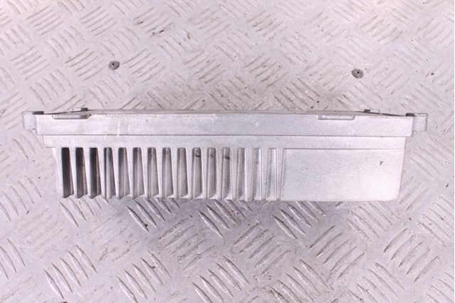 8R0035223F VAG купить в Ирпень