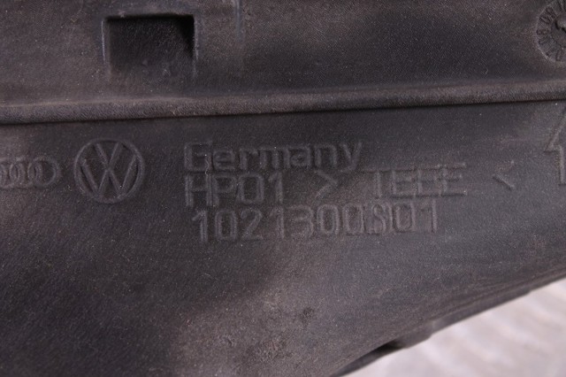 VAG 8R0129739A Впускной патрубок воздушного фильтра в наличии Житомир