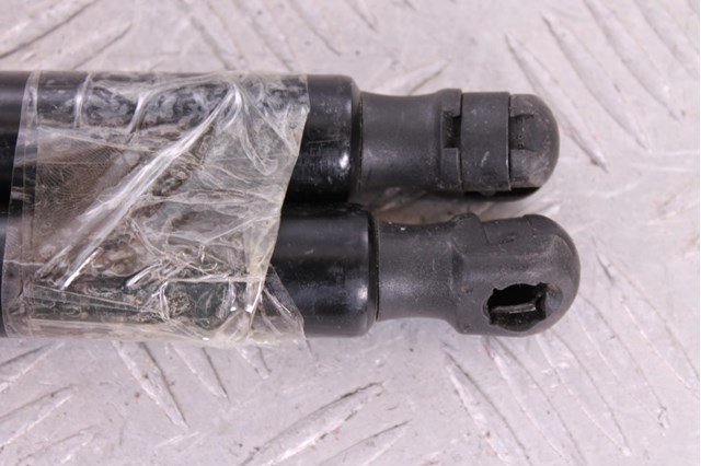 Газовый упор багажника 8R0827552A VAG