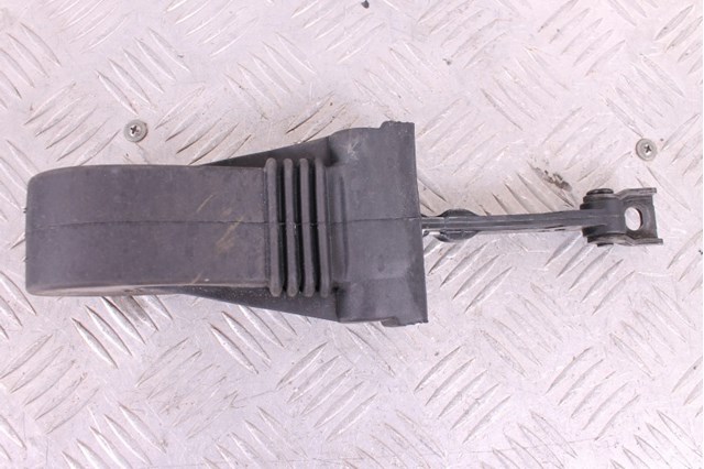 Ограничитель двери передний 8T0837203 VAG