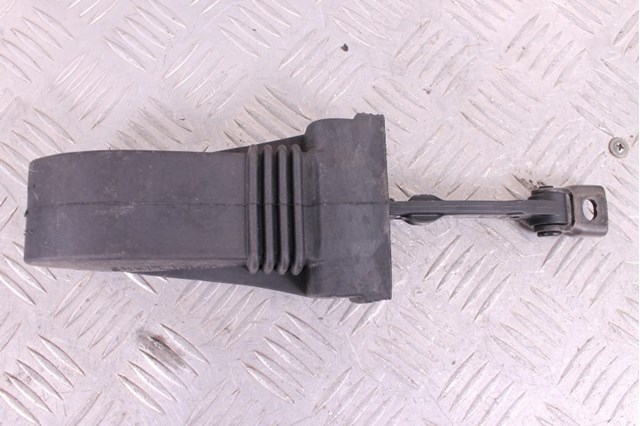 8T0837203 VAG Ограничитель открывания двери передний купить в Чернигов