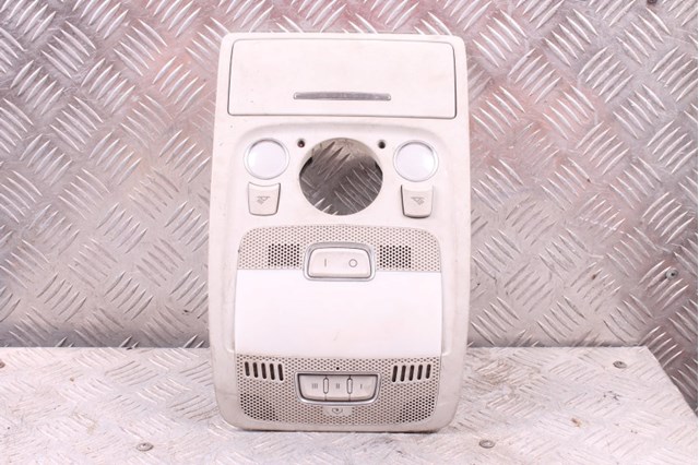 Плафоны внутреннего освещения 8T0947135H VAG