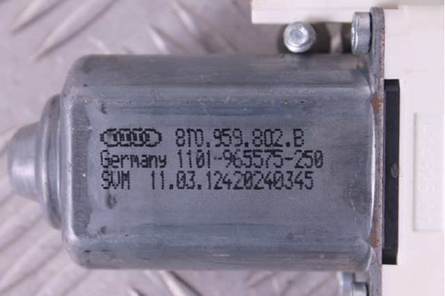 VAG 8T0959802B Мотор стеклоподъемника двери передней правой в наличии Николаев