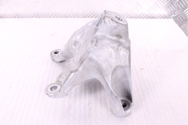 8W0199307L Кронштейн подушки (опоры) двигателя левой купить Полтава
