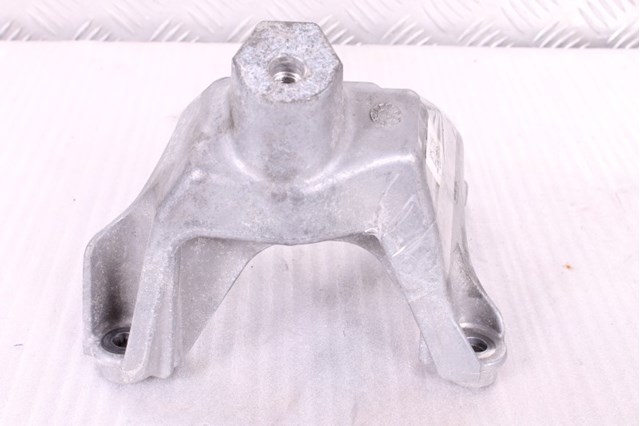 8W0199307L VAG Кронштейн подушки (опоры) двигателя левой купить в Украина