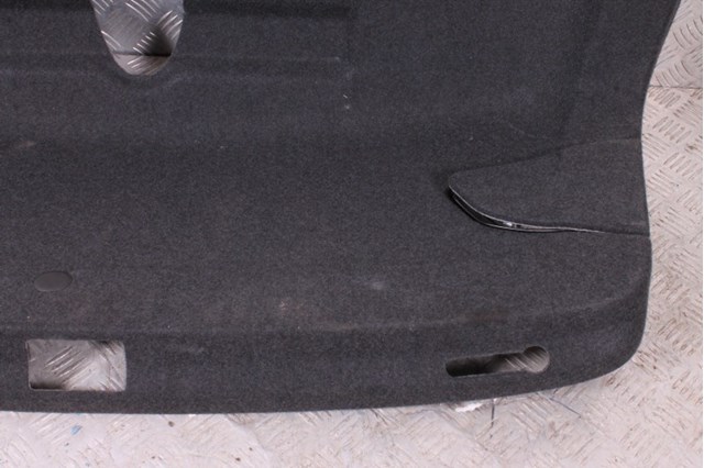 Пластик пятой двери 8W5867975NCA9 VAG