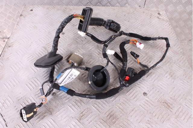 916103Q010 HYUNDAI купить в Павлоград